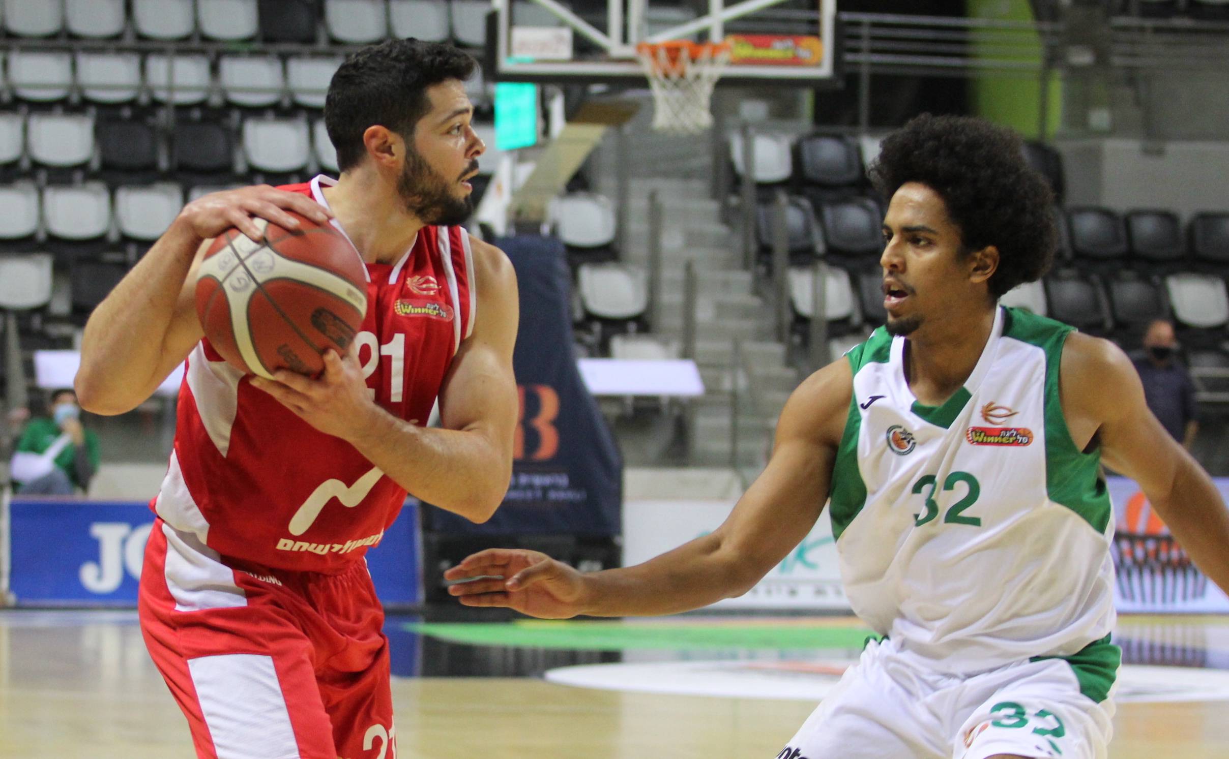 צפו: טראוויס ווריק הגיע לוהט לעונה