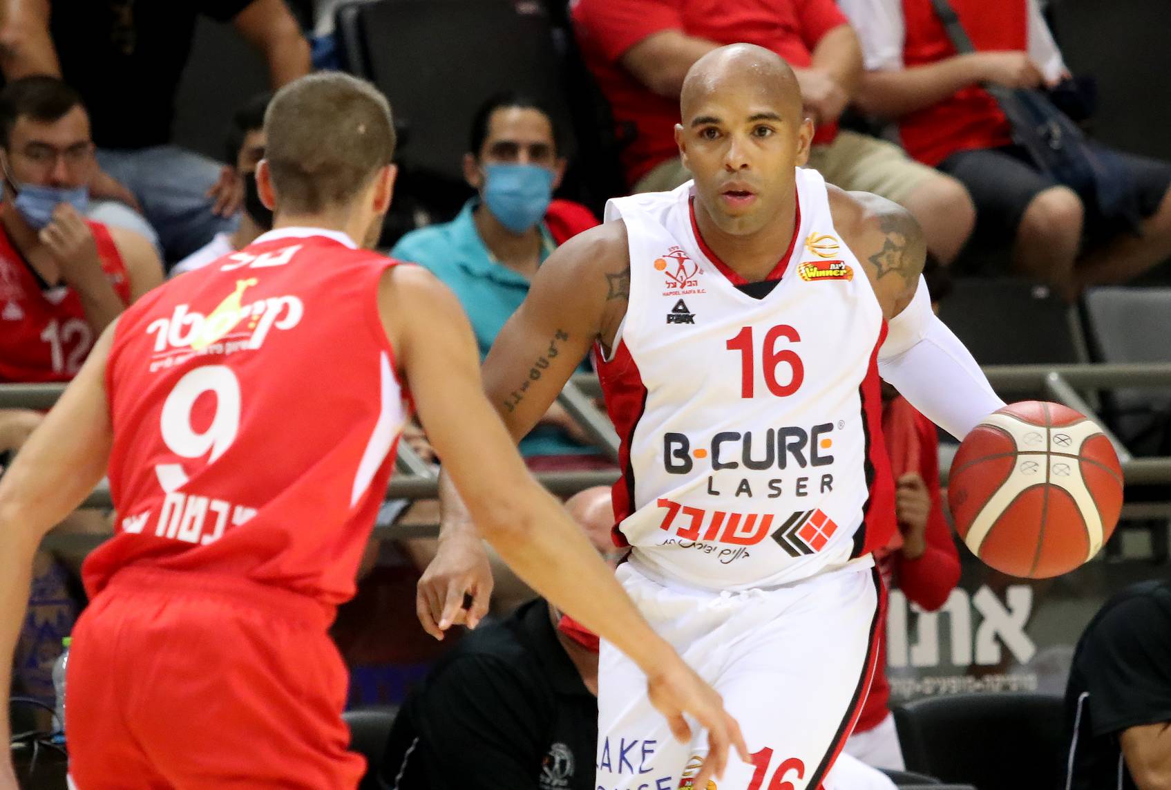 צפו: ורגאס מרגיש בבית ברוממה גם באדום