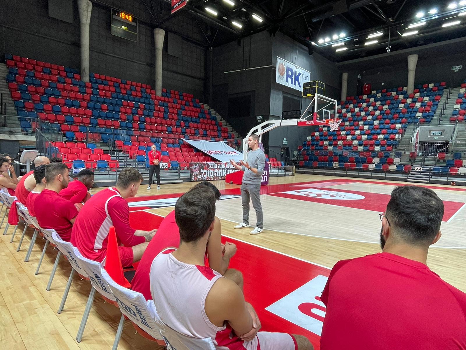 "שמח ונרגש לחזור, בתקווה שאוכל לסייע"