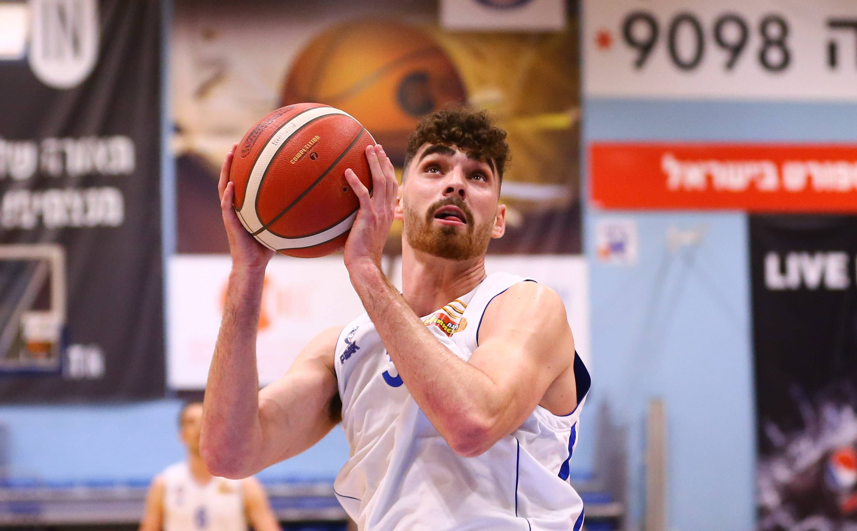 יאיר קרביץ ממשיך לעוד עונה בבני הרצליה