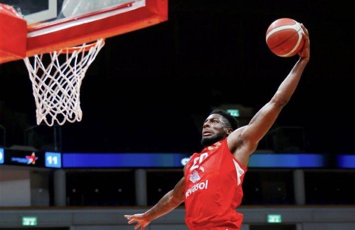 צפו: משחק כמעט מושלם לג'הייבה פלויד