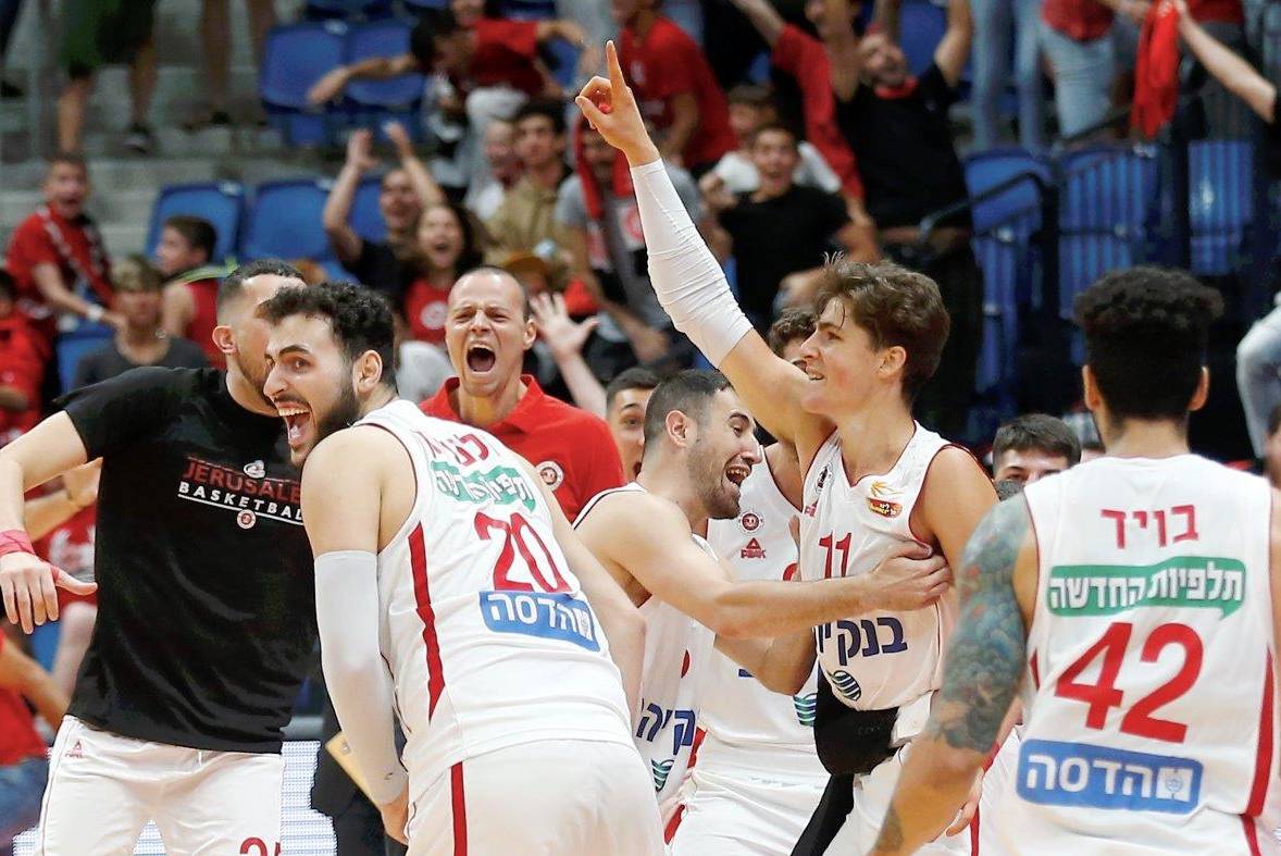 צפו: טופ 10 עונתי - סלי הקלאץ' הגדולים