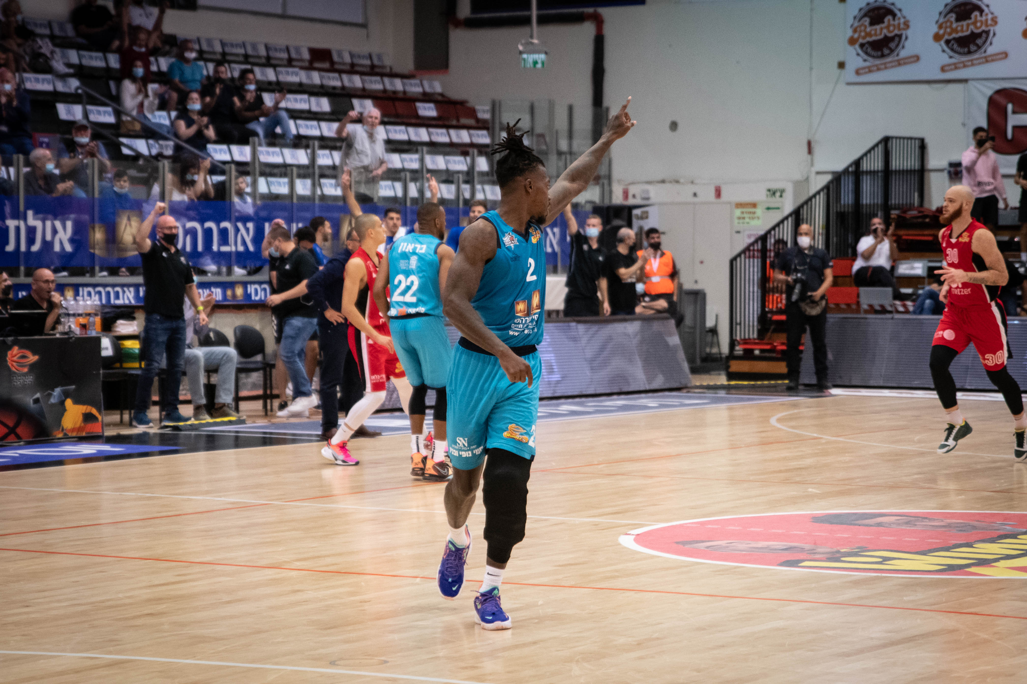 צפו: משחק שובר שיאים לקייסי פרייתר