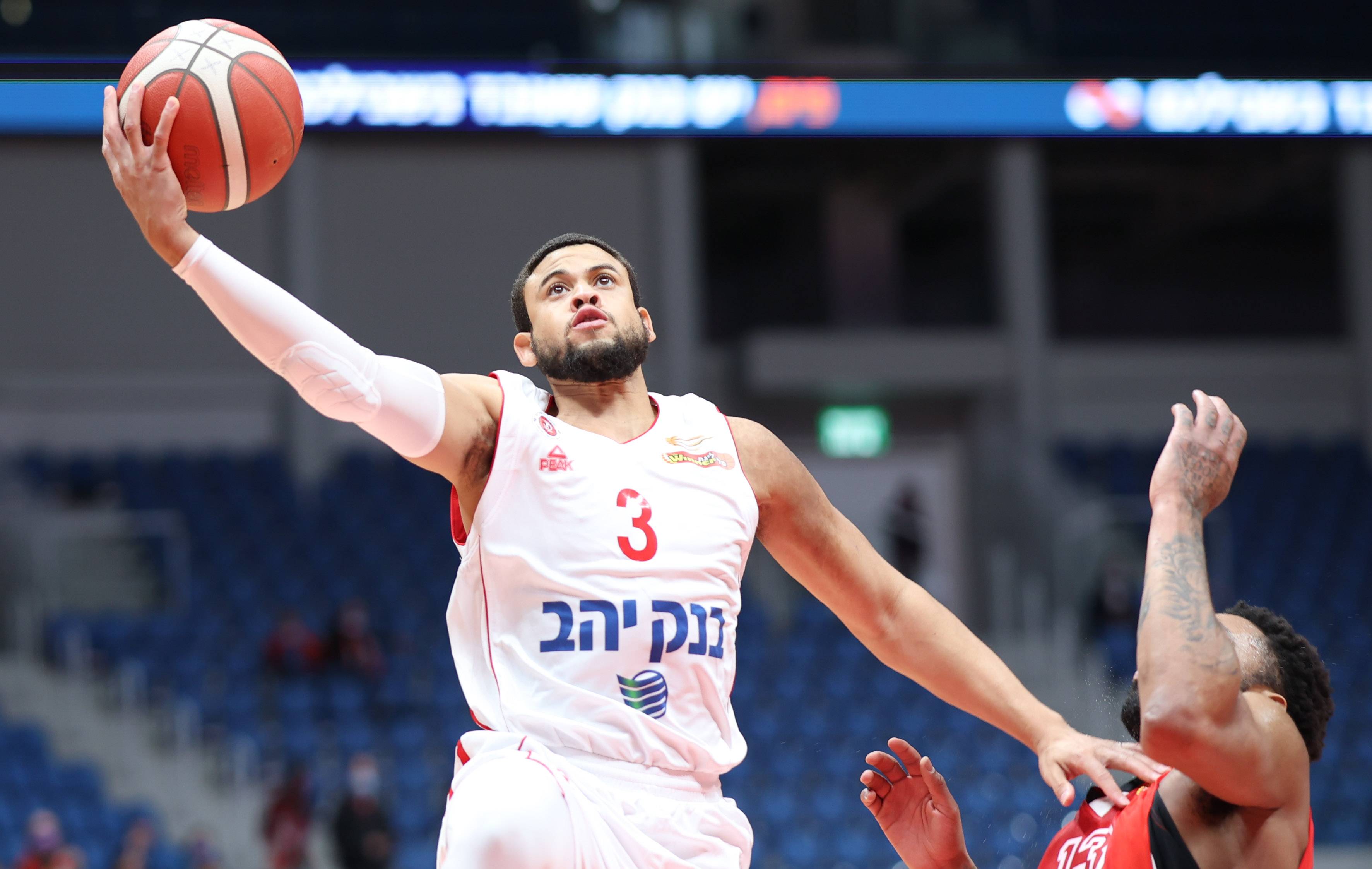 צפו: בכורה אישית מוצלחת לריי מקאלום