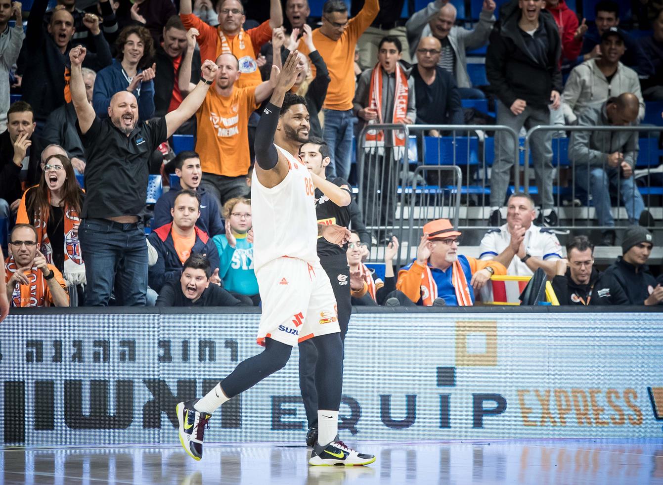 רוצה גמר נוסף: ניצחון 3 ברצף לראשל"צ