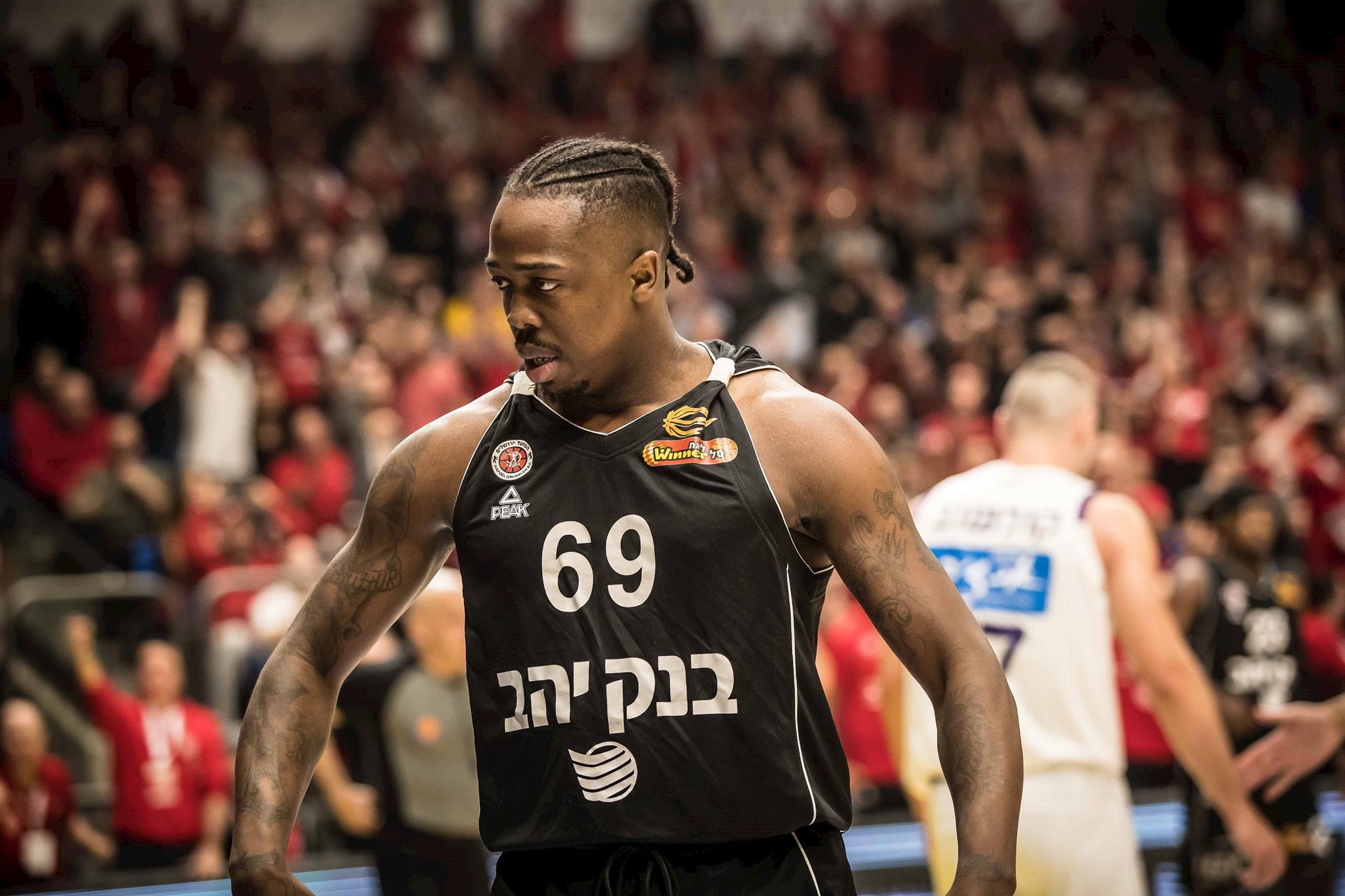 ג'ייקובן בראון מונה לקפטן מחזיקת הגביע