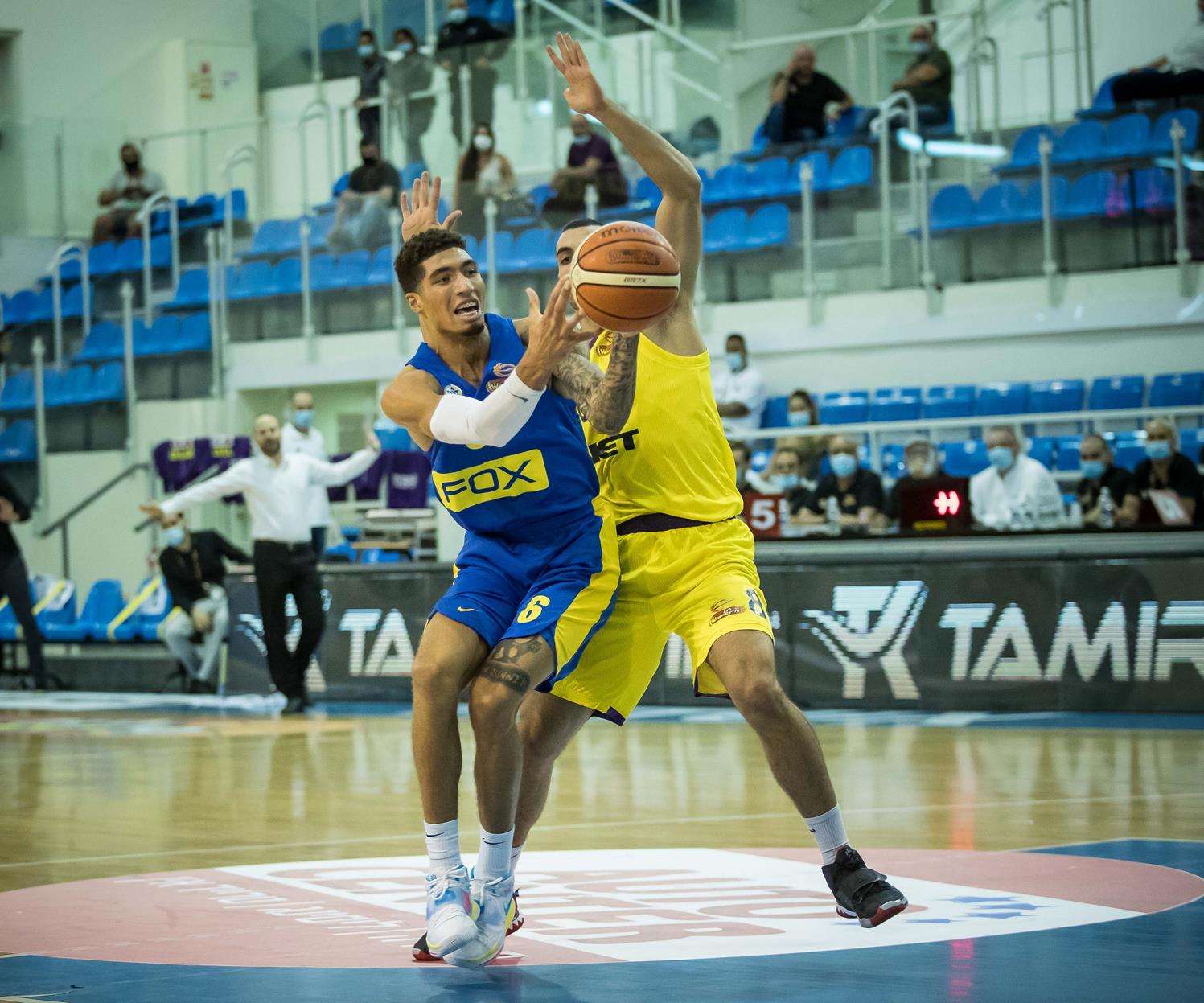 המופע הנפלא של סנדי כהן נגד חולון