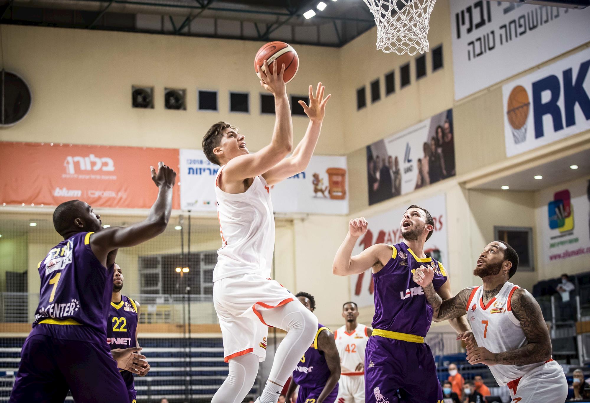 צפו: שיא קריירה בקליעה לאדם אריאל