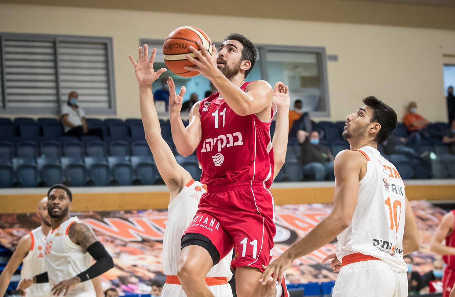 צפו: בר טימור מתחמם לקראת המאני טיים