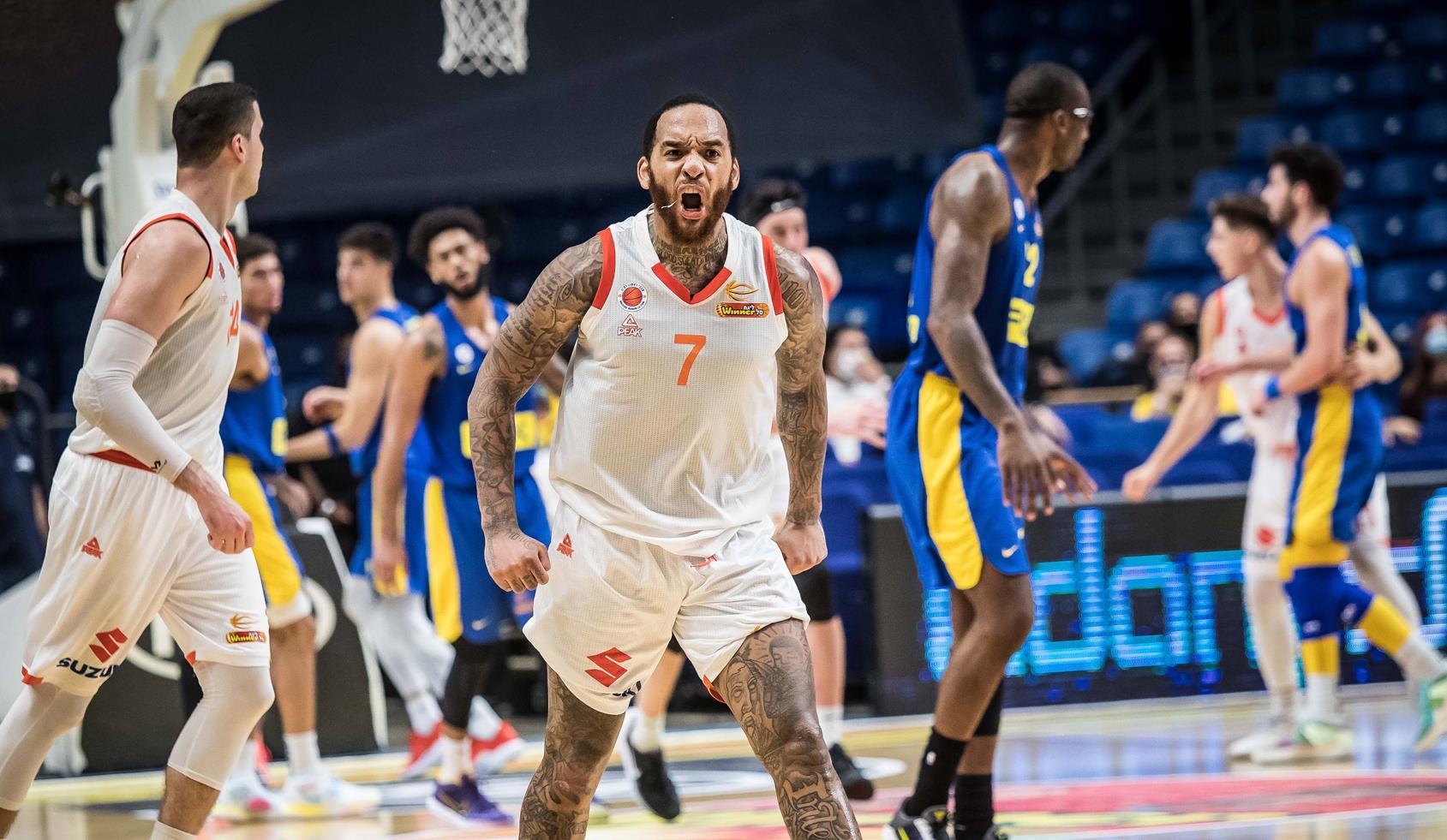 צפו: הצגה מדהימה של הריסון בגמר