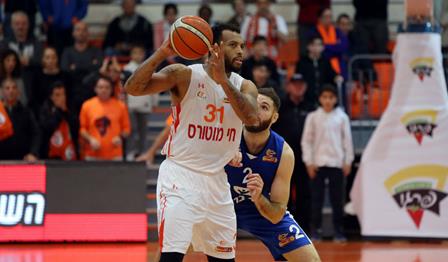 מאני פלייר: קוק ניצח משחק בית נוסף