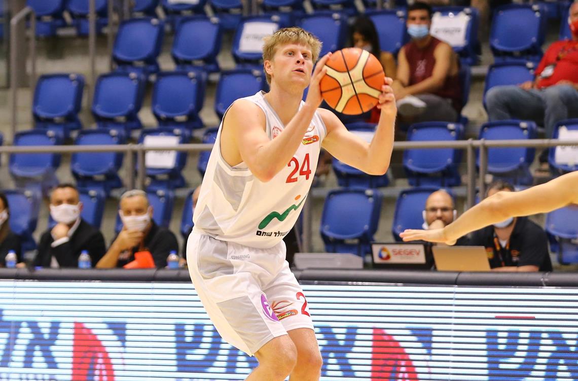 צפו: הצגת בכורה אדירה לאוואן ברונסמה