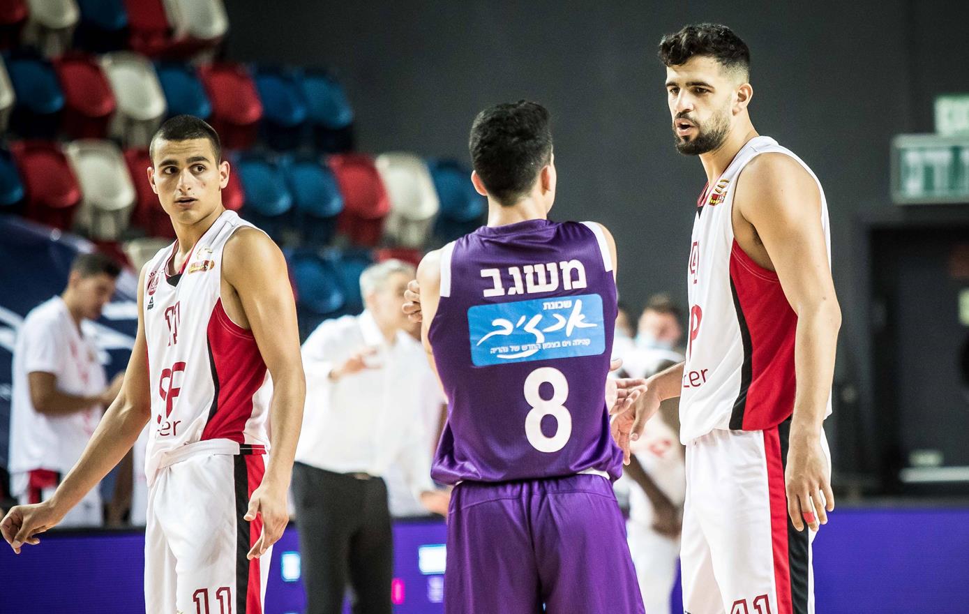 צפו: שיא כפול לגינת ומדר בניצחון קריטי