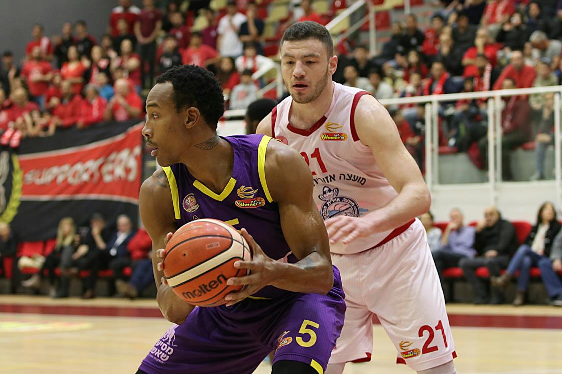 הערב: בכורה לסקוטי הופסון בגן נר