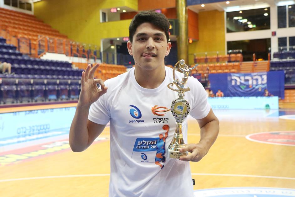 סופר הוא "הקלע של המדינה" בנהריה