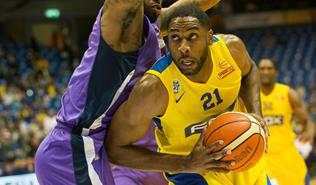 מכבי אשדוד מתחזקת: אייק אופייבו חתם