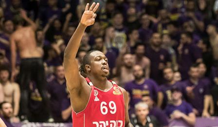 שחקן חודש פברואר: ג'ייקובן בראון