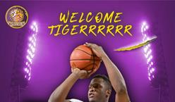 זר חמישי לסגולים: ג'יילן ג'ונסון חתם