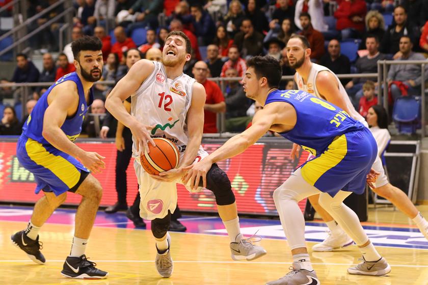 הערב: בכורה לג'קסון במדי האלופה נגד ב"ש