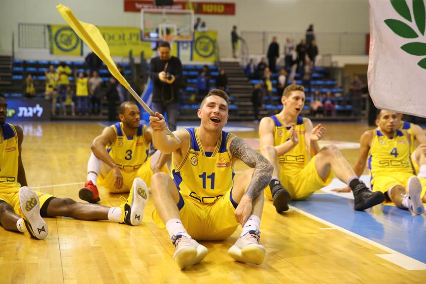 מצטיין המחזור ה-18: ג'ייק פמברטון