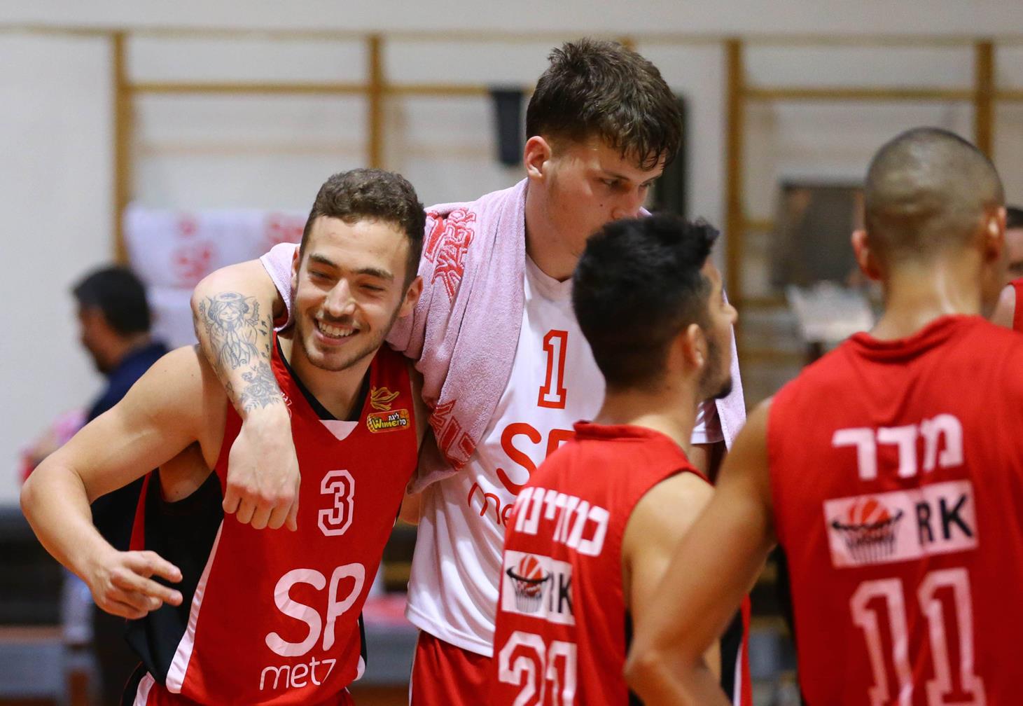 צפו: ערב שיא לקופרברג בלב המושבה