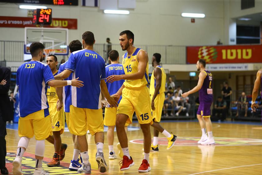 "הדולפינים" ניצחו, אבל סיימו את העונה