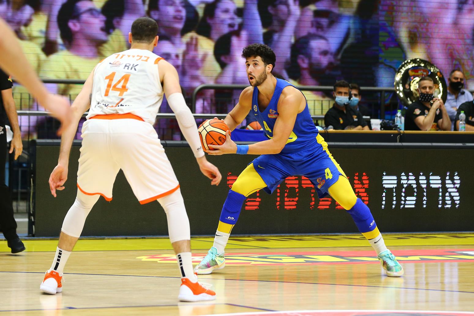 אנג'לו קלויארו נשאר צהוב עד 2022 לפחות