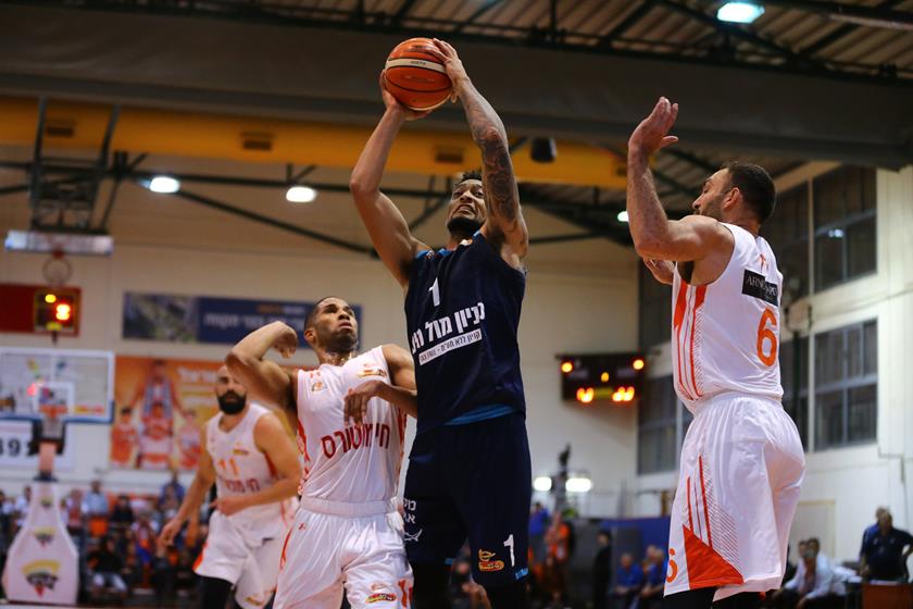 צפו: ג'יי.פי טוקוטו – מר סל ועבירה