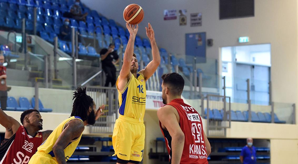 צפו: צוף בן משה חגג בניצחון על האקסית