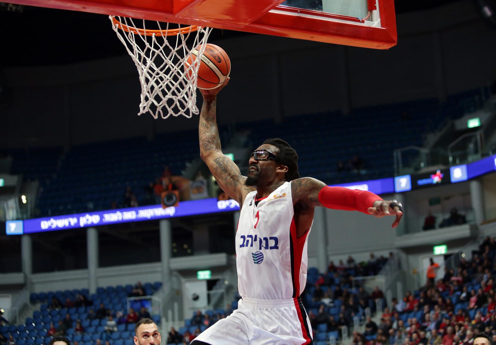 מושלמת בסיבוב השלישי: י-ם הרשימה בבית