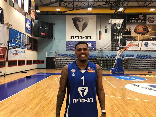 רכש לבני הרצליה: רת'אן-מייז חתם