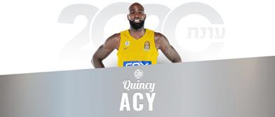 חיזוק מסקרן לאלופה: קווינסי אייסי