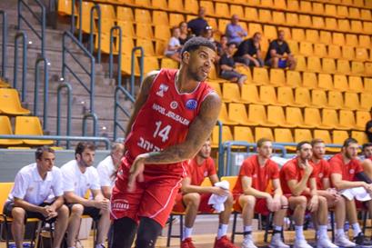 מחזיקת הגביע פתחה את ההכנה עם ניצחון