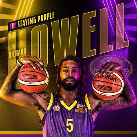 ריצ'רד האואל ממשיך במדי הפועל חולון