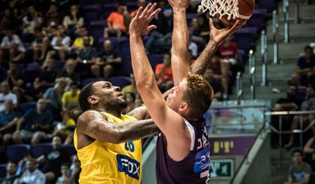 צפו: טאריק בלאק שולט ברחבות