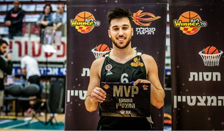 צפו: תמיר בלאט רקד על הפרקט באילת