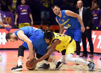 צ'מפיונס: ניצחון שלישי למחזיקת הגביע 