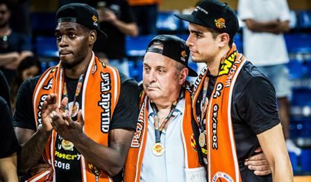 "יש לי תואר, אז אני חי וקיים"