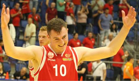 צפו: המהפך המדהים של ספנסר וייס