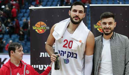 צפו: שיא קליעה עונתי לעידן זלמנסון