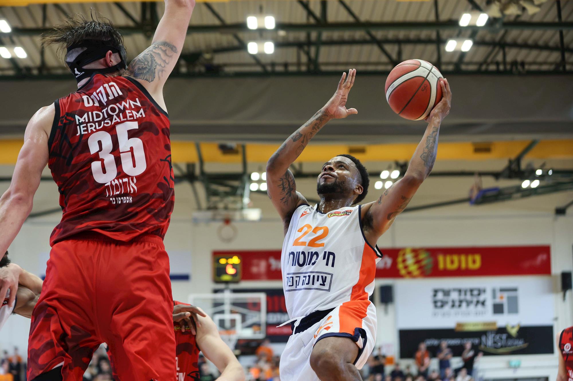 צפו: כמעט טריפל דאבל לדי.ג'יי קופר