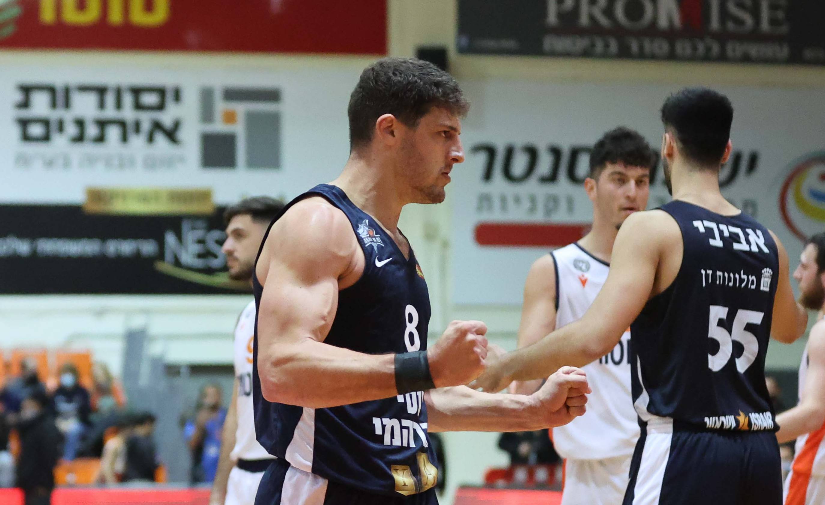 צפו: דאבל-דאבל לחואקין שוכמן בקונכיה