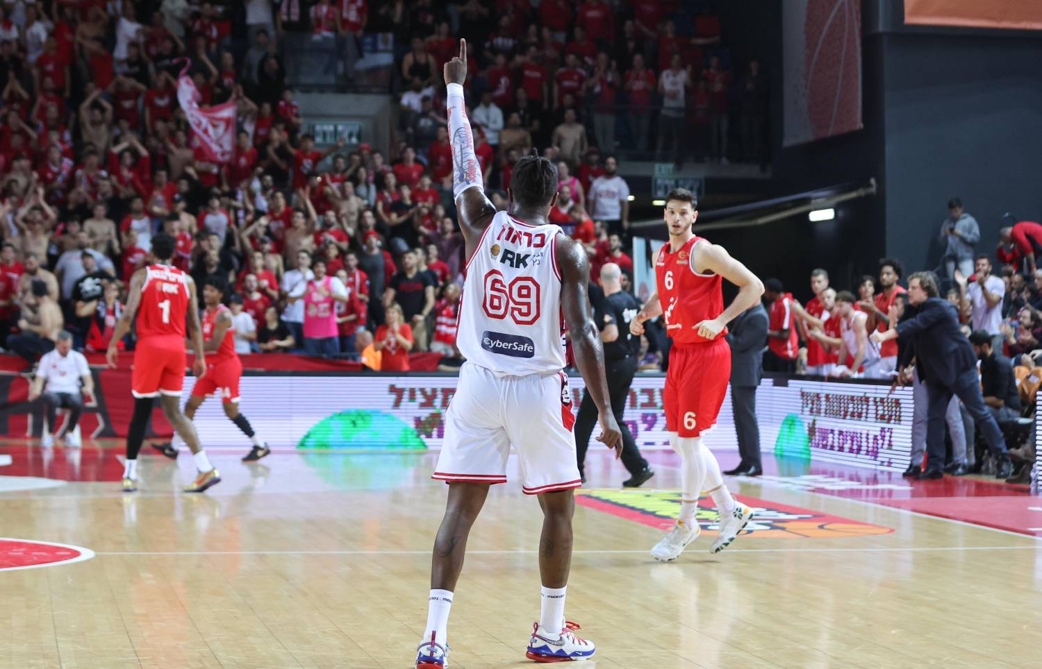 צפו: טופ 5 - מסירות הולכה למתפרצת