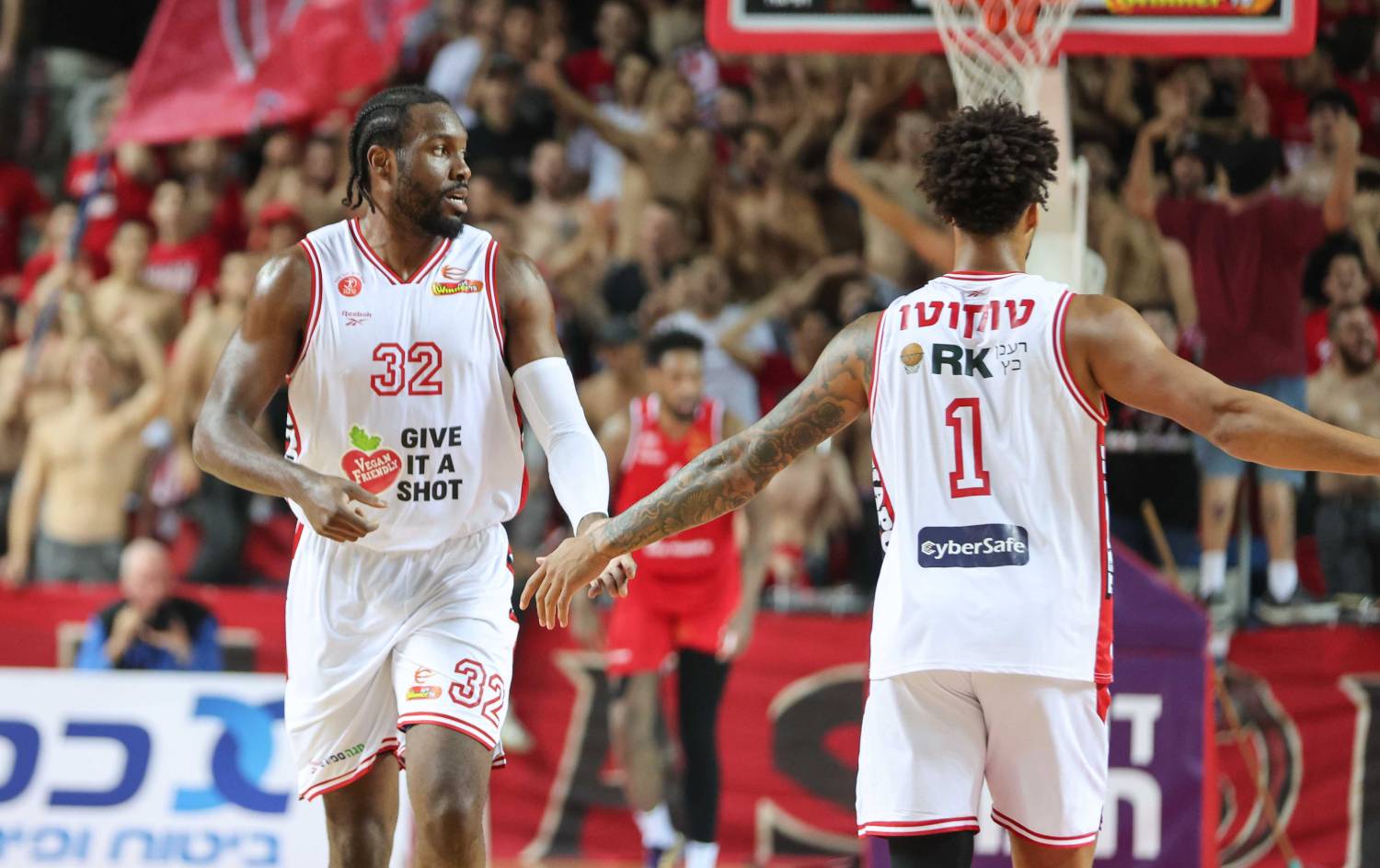 צפו: צ'ינאנו אונואקו כבר מרגיש בבית