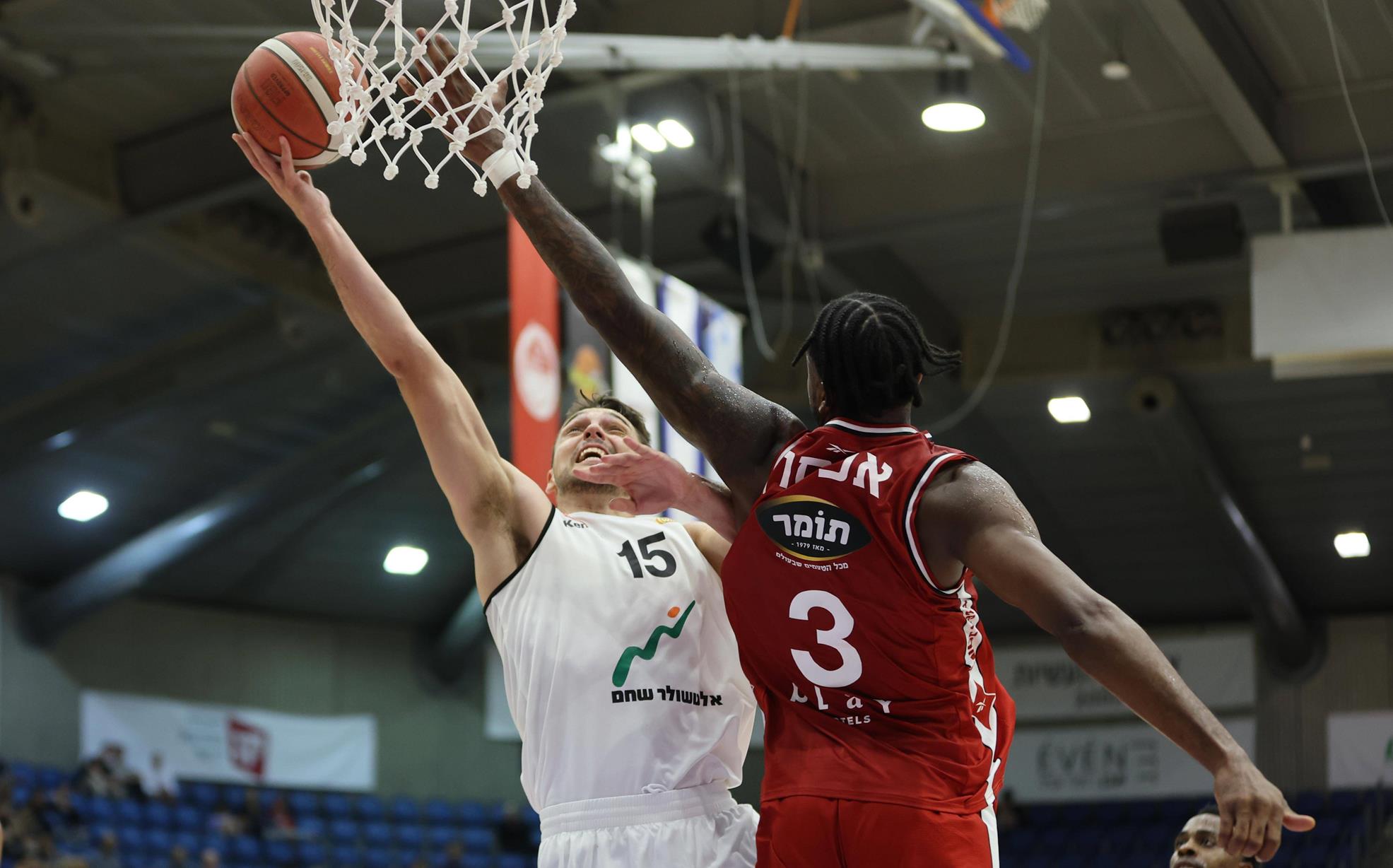 צפו: איגור קולשוב התאקלם מהר בנגב