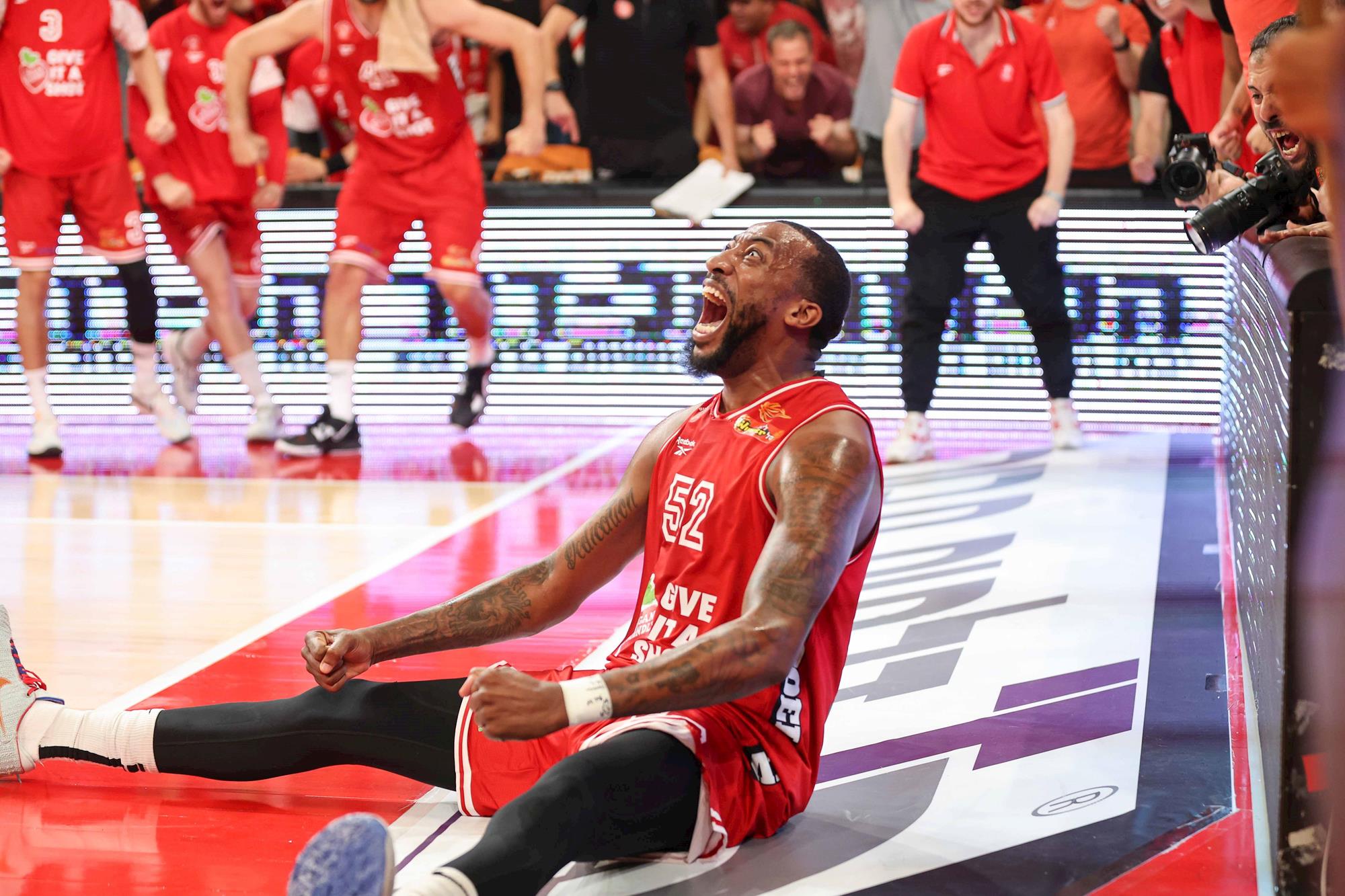 צפו: טופ 10 - מצעד מהלכי פלייאוף 2023