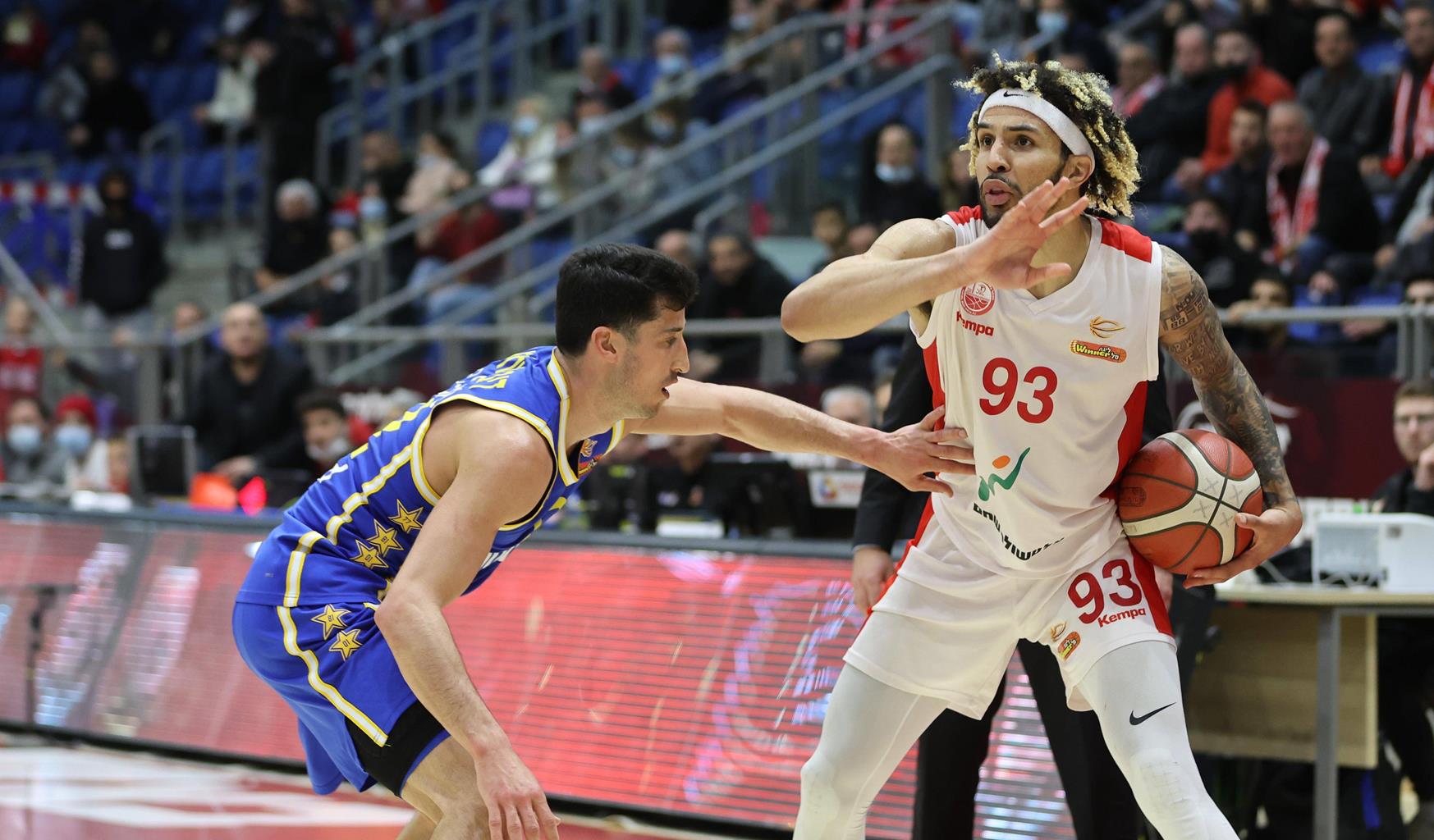 צפו: קודי דמפס איפס את הידית מבחוץ