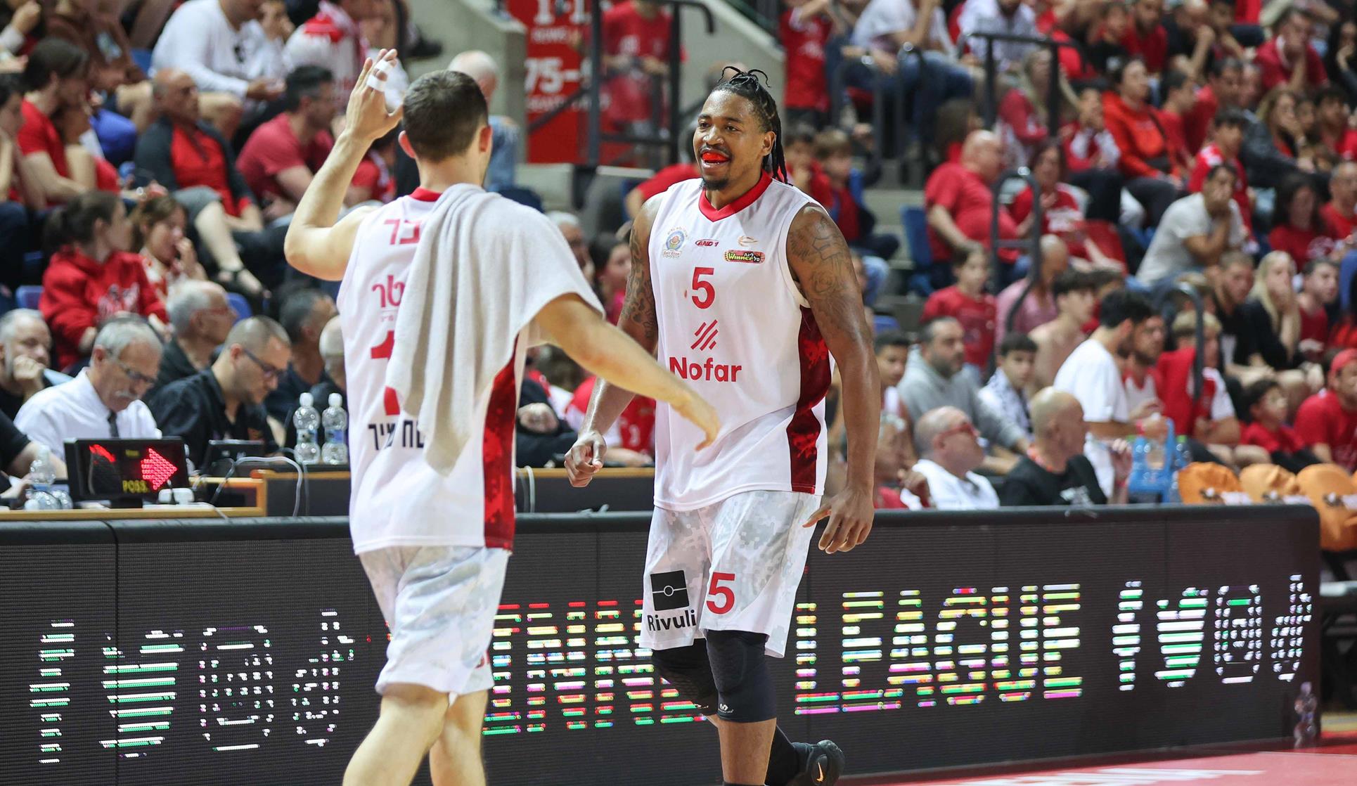 צפו: שיא קריירה חדש לברייס וושינגטון