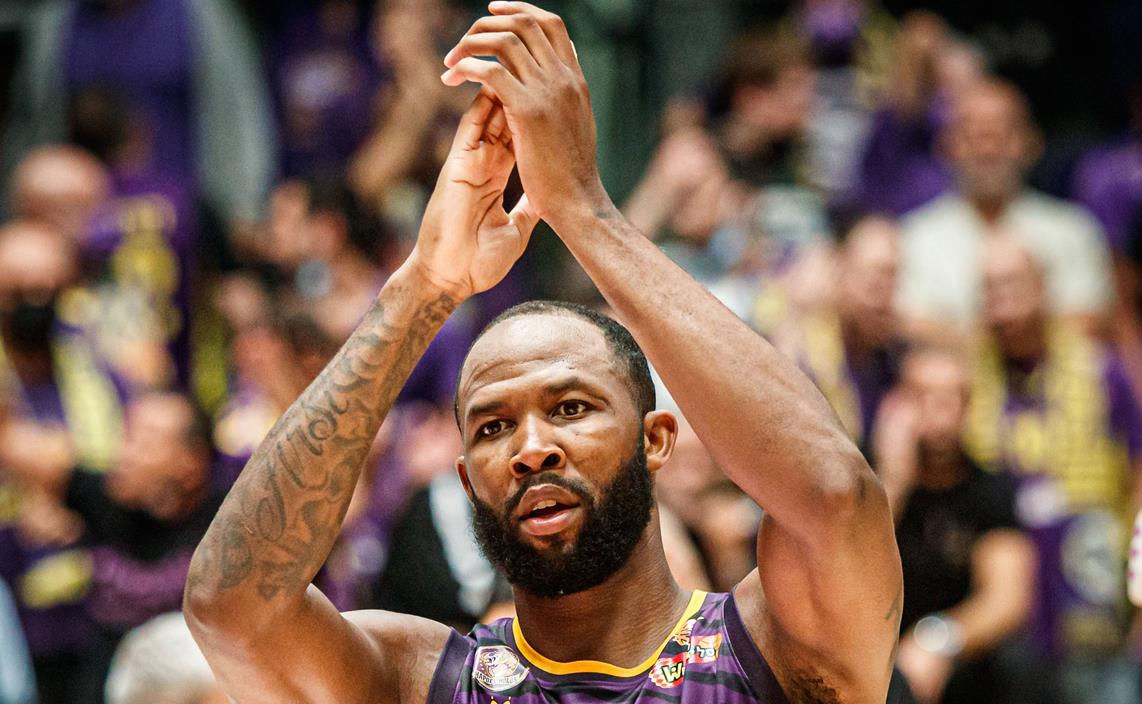 מצטיין המחזור ה-18: כריס ג'ונסון