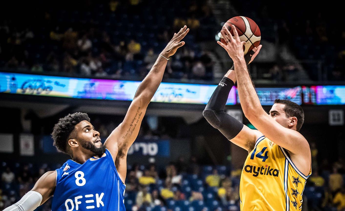 צפו: עוז בלייזר לא מחטיא כבר שבועיים